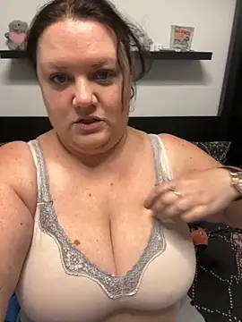 RealWoman84 online show from 8, 11, 2025