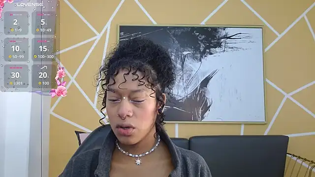 Snapshot of Agatha_Amaya chatting on 8, 11, 2025 Agatha Amaya online show from 8, 11, 2025