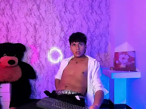 Snapshot of Valentino_Lane chatting on 9, 2, 2026 Valentino Lane online show from 9, 2, 2026