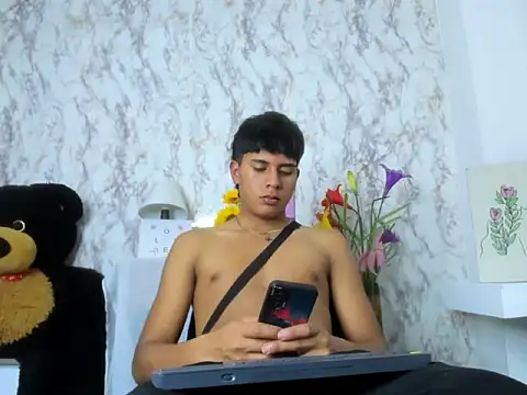 Snapshot of Valentino_Lane chatting on 2, 3, 2026 Valentino Lane online show from 2, 3, 2026