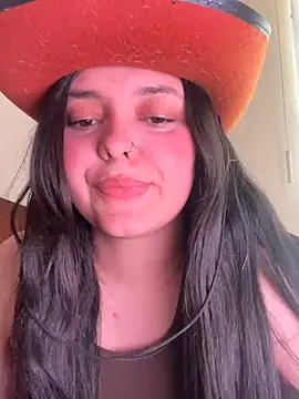 candicewest  online show from 15, 4, 2026