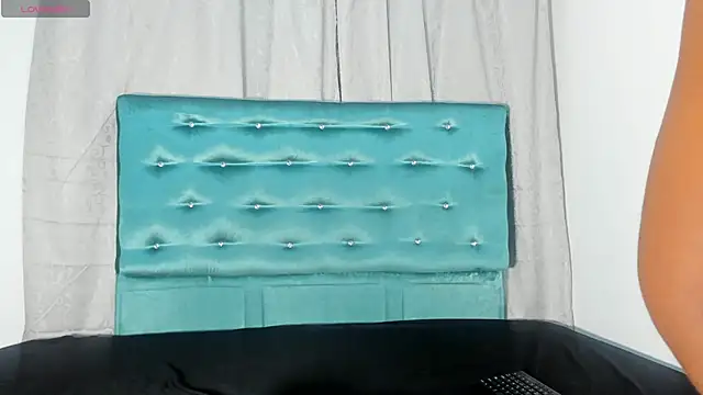 Snapshot of Tamaramilleer chatting on 9, 11, 2025 Tamaramilleer online show from 9, 11, 2025