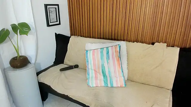 Snapshot of Mia_girl123 chatting on 5, 4, 2026 Mia girl123 online show from 5, 4, 2026