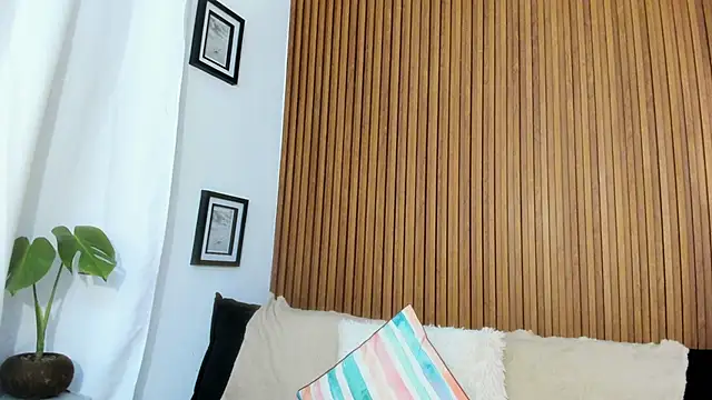 Snapshot of Mia_girl123 chatting on 8, 4, 2026 Mia girl123 online show from 8, 4, 2026