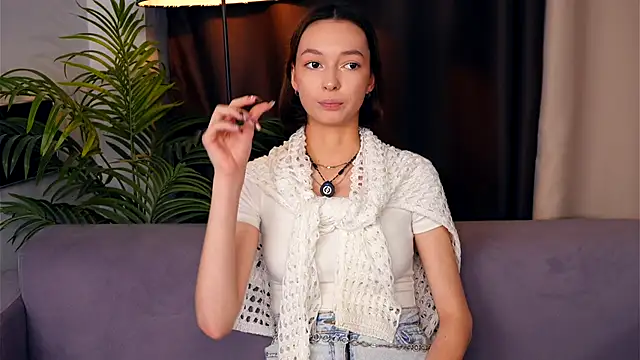 Snapshot of IvetteZermeno chatting on 6, 11, 2025 IvetteZermeno online show from 6, 11, 2025