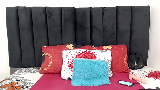 Miss-Berries online show from 9, 3, 2026