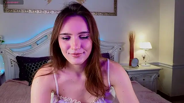 Snapshot of SofiBelucci chatting on 7, 11, 2025 SofiBelucci online show from 7, 11, 2025