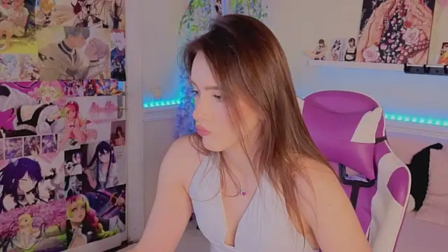 Snapshot of SofiBelucci chatting on 8, 11, 2025 SofiBelucci online show from 8, 11, 2025