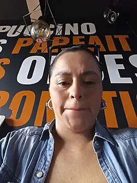 Snapshot of ALEJA__22 chatting on 12, 7, 2026 ALEJA 22 online show from 12, 7, 2026
