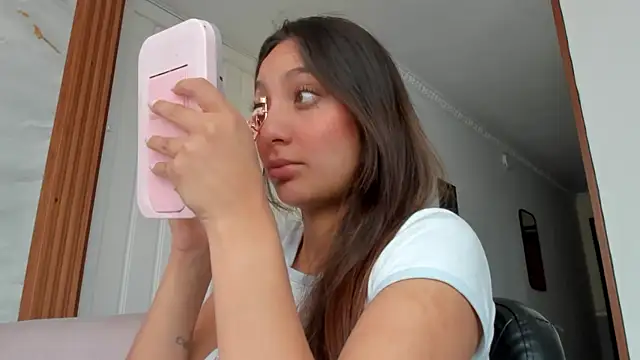 Snapshot of LilyGarcia chatting on 20, 6, 2026 LilyGarcia online show from 20, 6, 2026