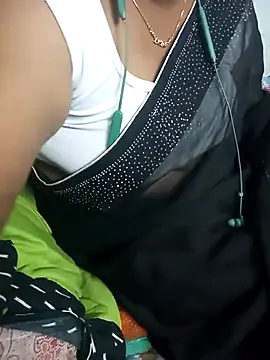 Snapshot of Rathi_telugu_couple chatting on 2, 3, 2026 Rathi telugu couple online show from 2, 3, 2026