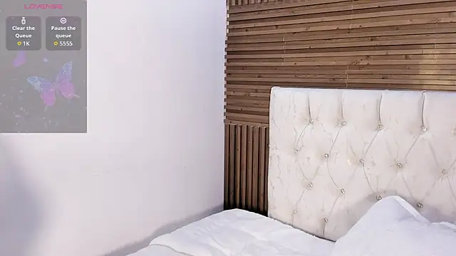 ZarinaWynne online show from 19, 4, 2026