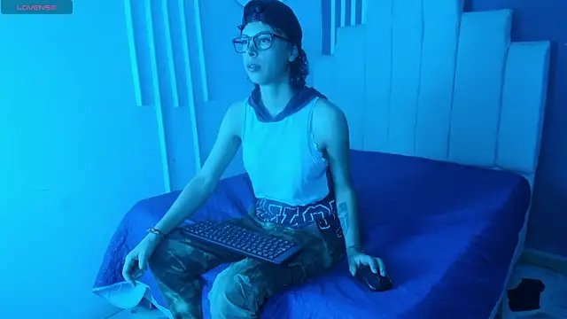 AliceMadnes online show from 12, 7, 2026