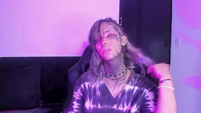 luxiel  online show from 15, 11, 2025