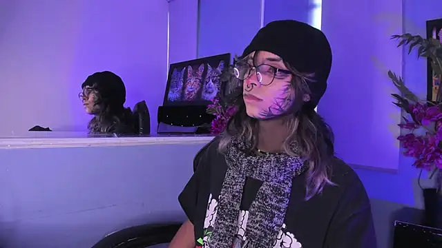 luxiel  online show from 3, 12, 2025