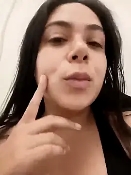 Snapshot of LorieFerrer chatting on 4, 3, 2025 LorieFerrer online show from 4, 3, 2025