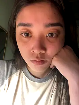 Snapshot of Lynn-122 chatting on 8, 11, 2025 Lynn-122 online show from 8, 11, 2025