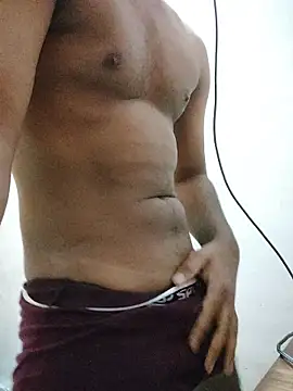 Snapshot of YoursLad4 chatting on 7, 11, 2025 YoursLad4 online show from 7, 11, 2025