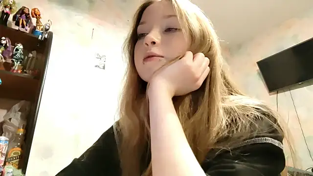 Snapshot of BarkySedna chatting on 12, 11, 2025 BarkySedna online show from 12, 11, 2025