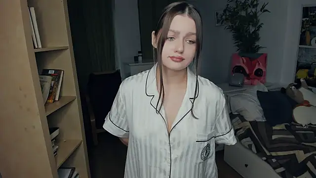 Snapshot of RosseLavish chatting on 24, 11, 2025 RosseLavish online show from 24, 11, 2025