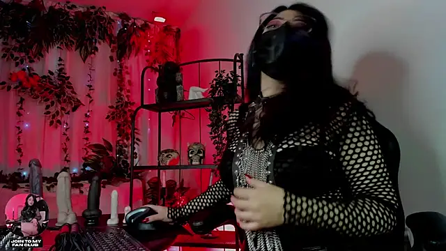 Halley Ravenn online show from 5, 5, 2026