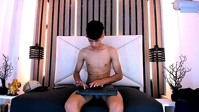 Snapshot of Pit_Ross chatting on 5, 6, 2026 Pit Ross online show from 5, 6, 2026