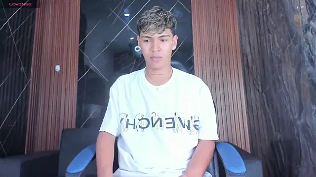 Timmy Kiing  online show from 28, 11, 2025