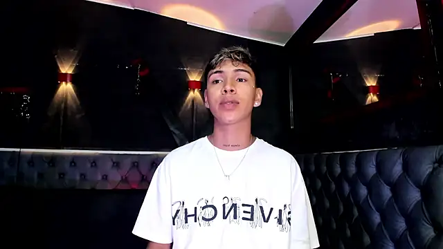 Timmy Kiing  online show from 22, 12, 2025