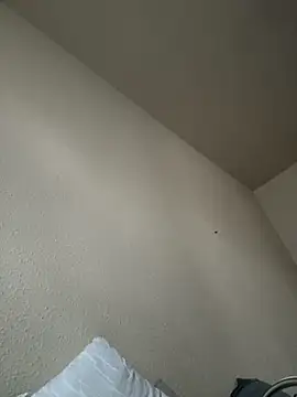 CrookedBeaut online show from 3, 3, 2026