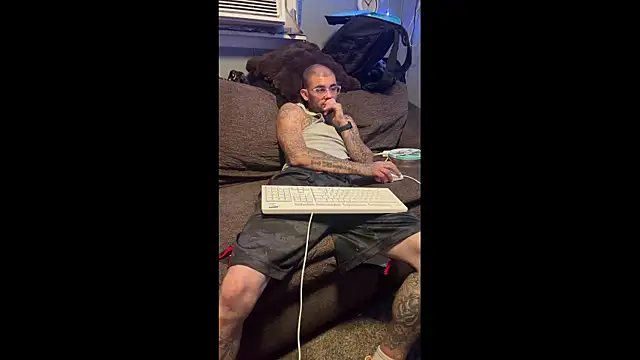 Snapshot of trickydickydaddy chatting on 26, 5, 2026 trickydickydaddy online show from 26, 5, 2026