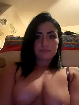 Snapshot of ValayaNoire chatting on 19, 11, 2025 ValayaNoire online show from 19, 11, 2025