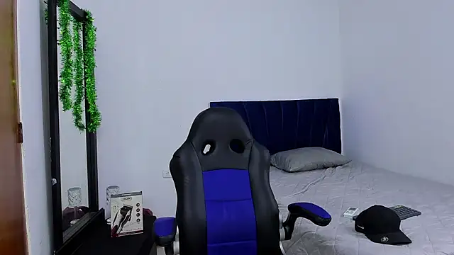 Snapshot of trevor_belmontt chatting on 30, 11, 2025 trevor belmontt online show from 30, 11, 2025