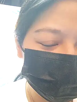 Snapshot of StrayedForename chatting on 10, 4, 2026 StrayedForename online show from 10, 4, 2026