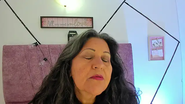 Victoriaa Anderson online show from 3, 2, 2026