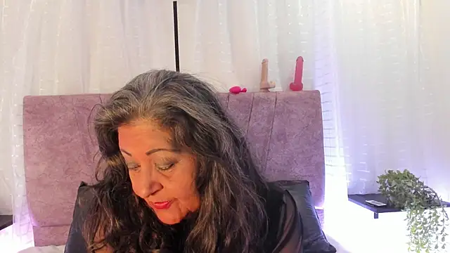 Victoriaa Anderson online show from 8, 4, 2026