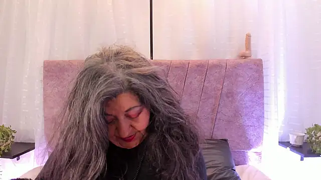 Victoriaa Anderson online show from 10, 4, 2026