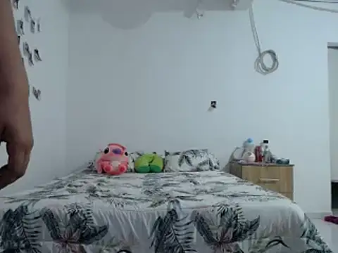 Snapshot of bellasarah2001 chatting on 19, 11, 2025 bellasarah2001 online show from 19, 11, 2025