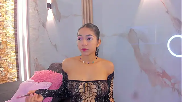 Snapshot of Aron_and_molly chatting on 14, 11, 2025 Aron and molly online show from 14, 11, 2025