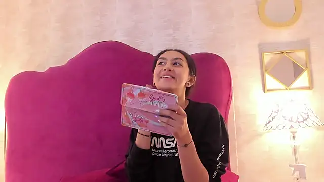 Snapshot of EllaEvanz chatting on 28, 2, 2026 EllaEvanz online show from 28, 2, 2026