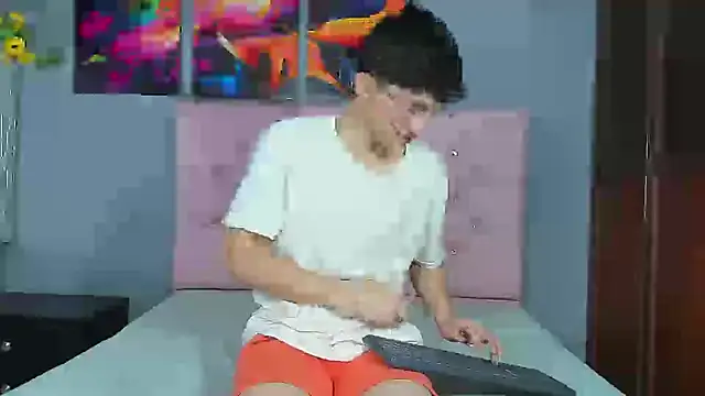 ElanGiraldo online show from 6, 1, 2026