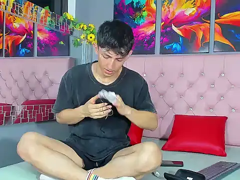 ElanGiraldo online show from 6, 2, 2026