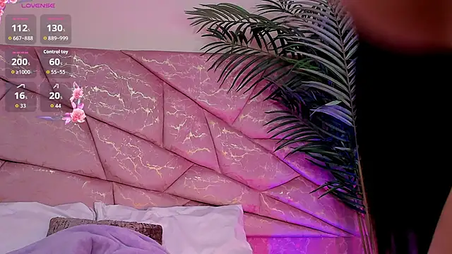  Naomi Fox  online show from 23, 12, 2025