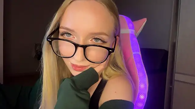 Snapshot of LaceDream chatting on 11, 11, 2025 LaceDream online show from 11, 11, 2025