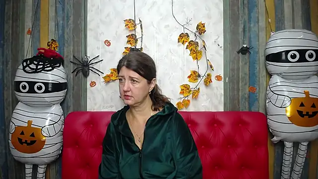 Snapshot of RoseHille chatting on 15, 11, 2025 RoseHille online show from 15, 11, 2025