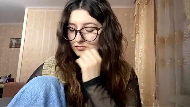 Snapshot of DonnieBooton chatting on 11, 11, 2025 DonnieBooton online show from 11, 11, 2025