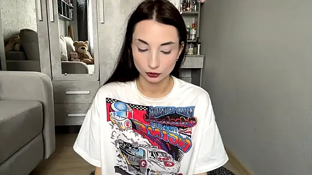 Snapshot of MoriahLinder chatting on 10, 11, 2025 MoriahLinder online show from 10, 11, 2025