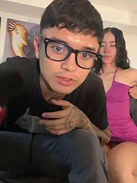 Snapshot of SAMANTHA_AND_PETER chatting on 1, 12, 2025 SAMANTHA AND PETER online show from 1, 12, 2025