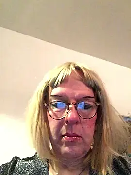 simone xdressing online show from 13, 1, 2026