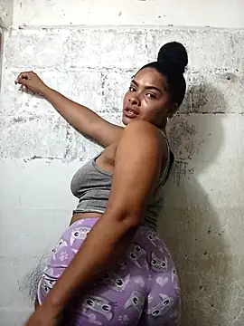 Snapshot of Khatiu chatting on 10, 11, 2025 Khatiu online show from 10, 11, 2025