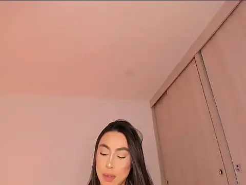 sofilopezcol online show from 2, 12, 2025